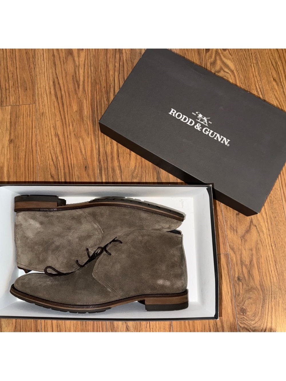 Men’s Rodd & Gunn Pebbly Hill Taupe Suede Chukka Boots